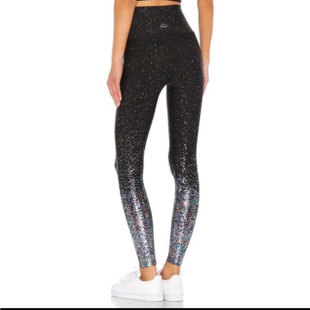 EUC! Beyond Yoga Black and MultiColor Alloy Ombre Leggings, Size Small